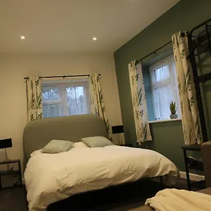 Tranquil En-suite Escape 2 Homestay