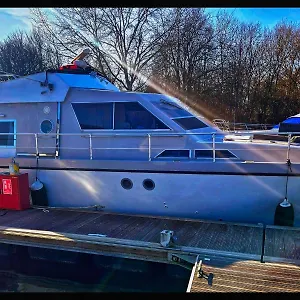 Rhapsody In Blue Botel
